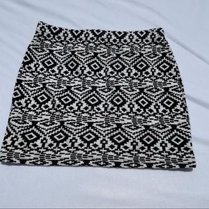 3/$15 Forever 21 Pattern Mini Skirt